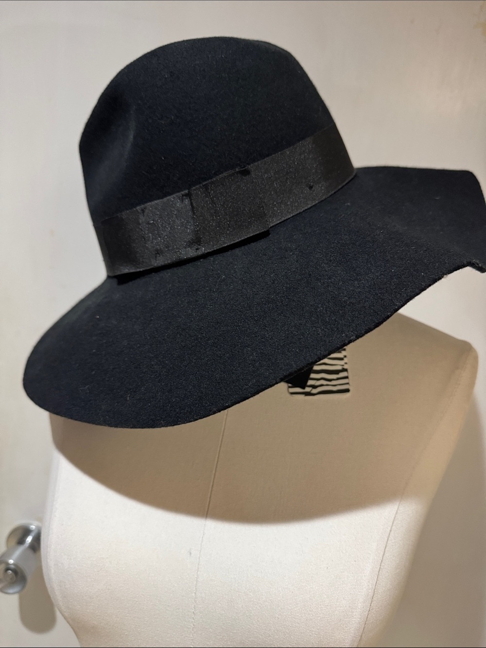 Brixton Wide-Brim Felt Fedora Hat - Black